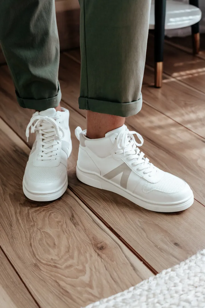 Optimized title: Stylish Gio Sneaker to Enhance Your Look